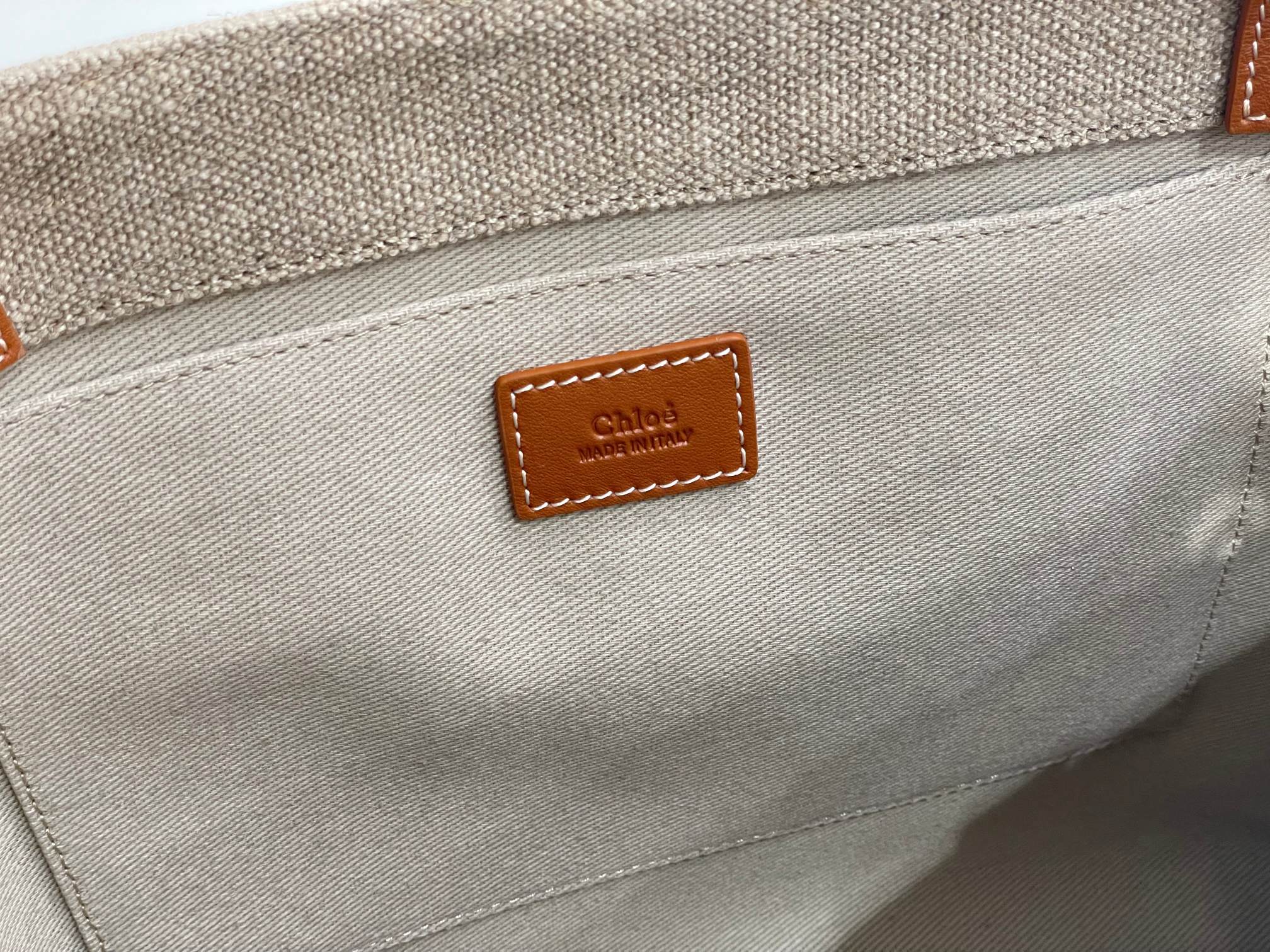 Chloe Medium Woody Tote Bag In Linen 